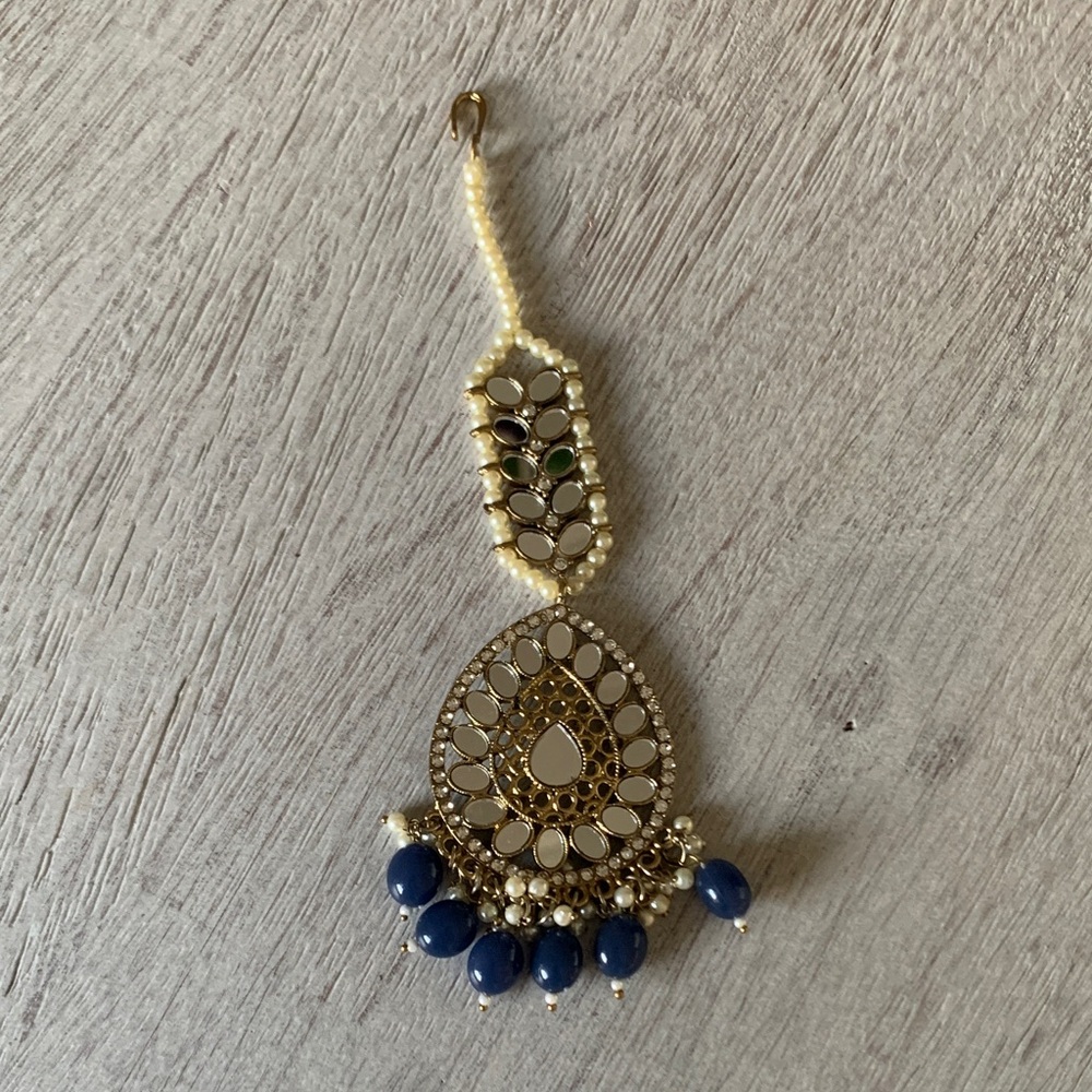 Traditional Blue Mirrored Maang Tikka